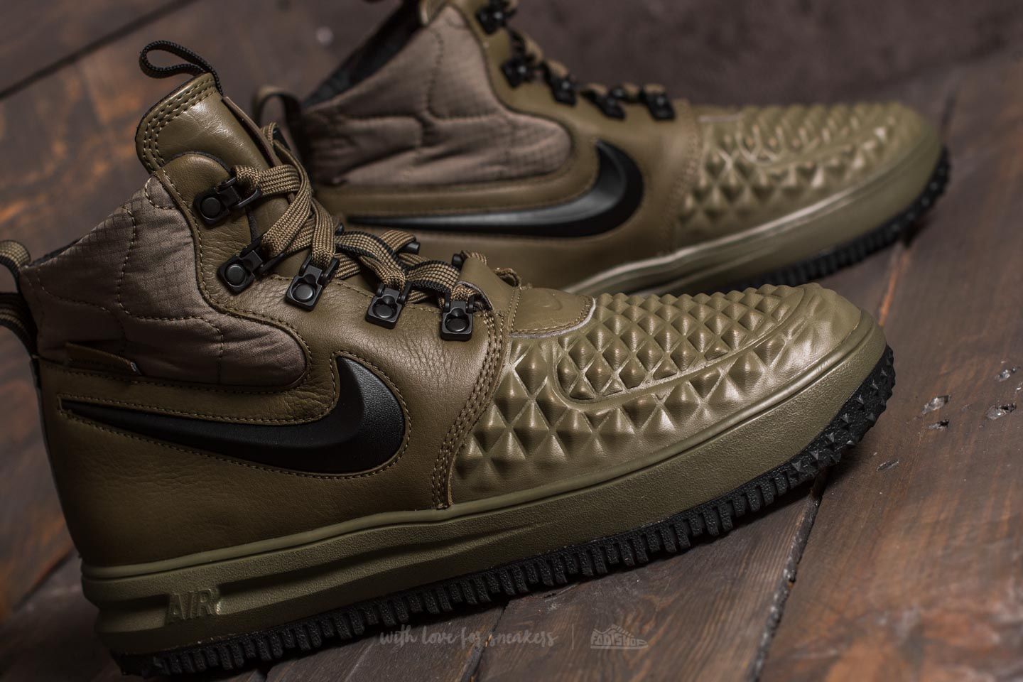 Women s shoes Nike Lunar Force 1 Duckboot 17 GS Medium Olive