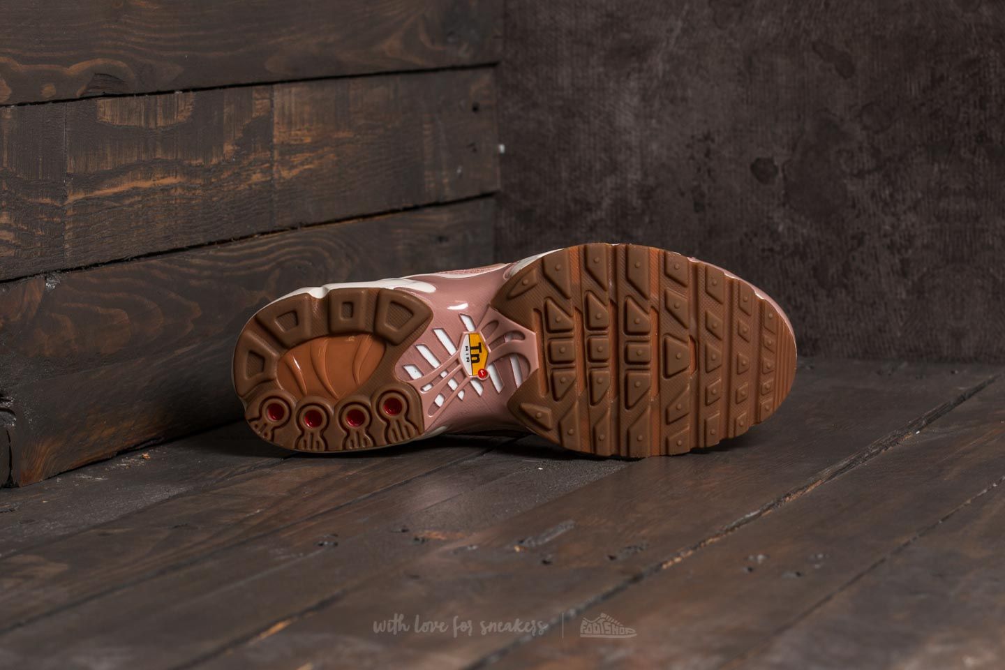 Air max plus particle pink/mushroom/sail sales