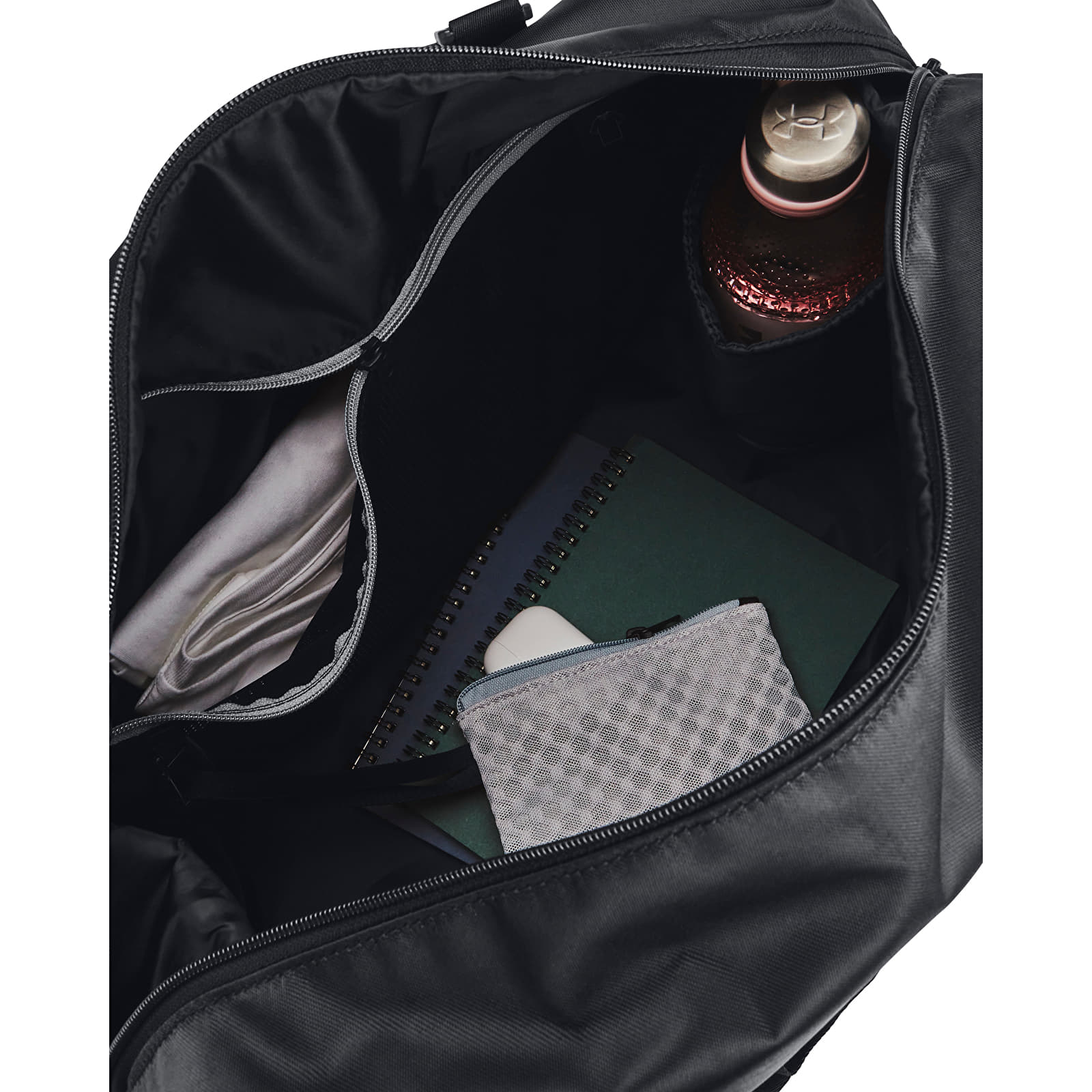 Duffle bag Under Armour Essentials Duffle Black