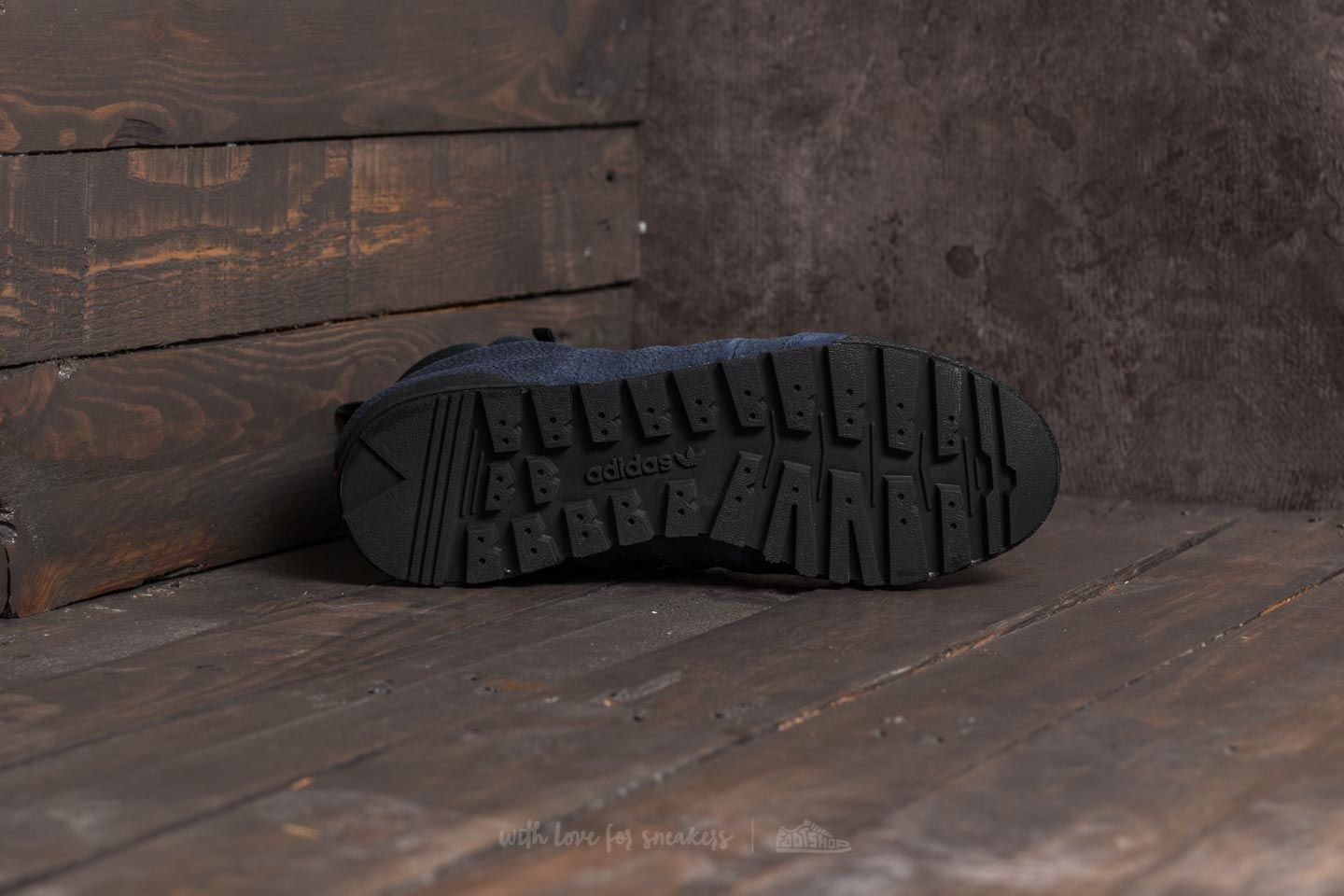 Moški čevlji adidas Jake Boot 2.0 Collegiate Navy/ Tactile Orange/ Core Black