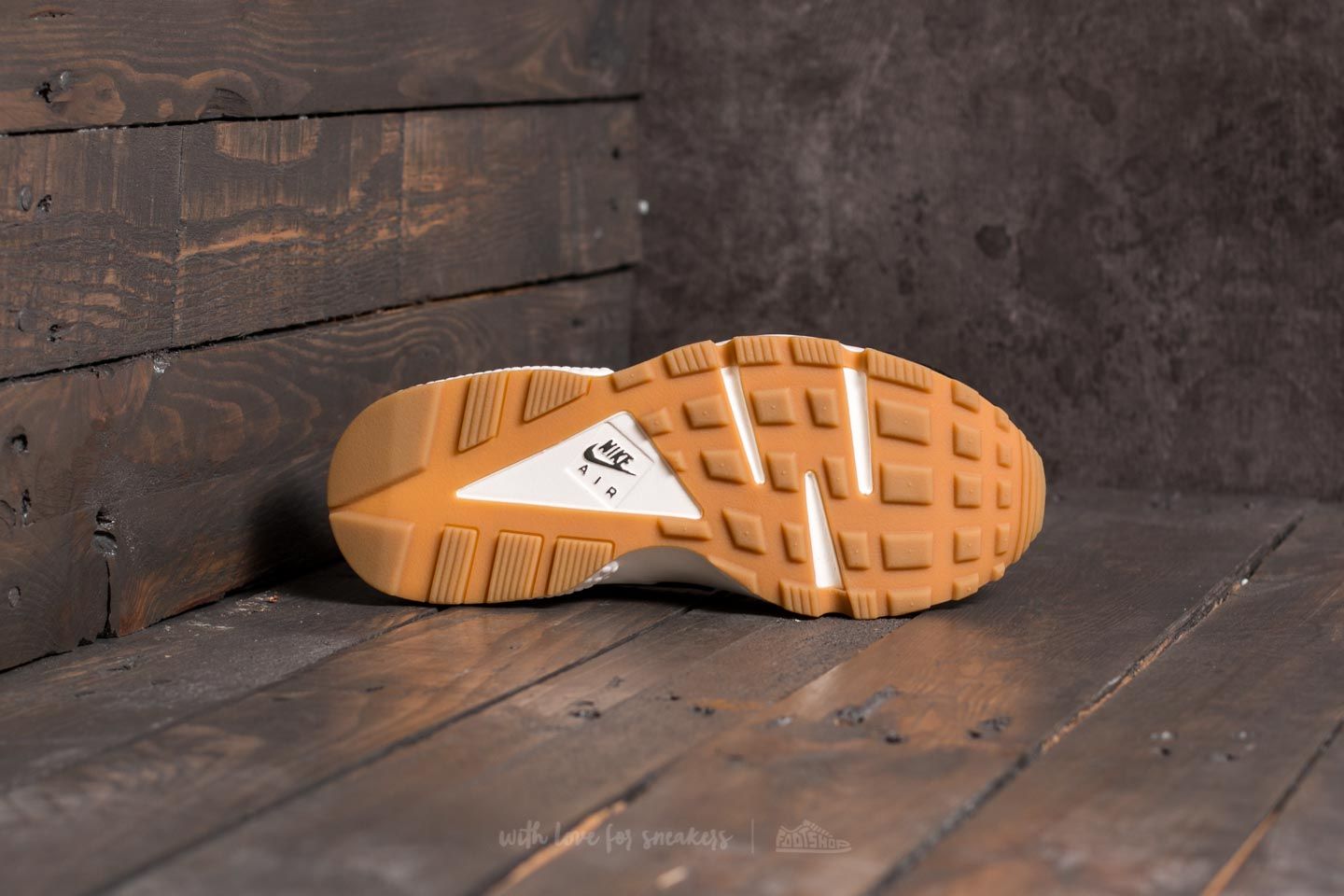 Dámské tenisky a boty Nike Wmns Air Huarache Run SD Black/ Deep Greem-Sail