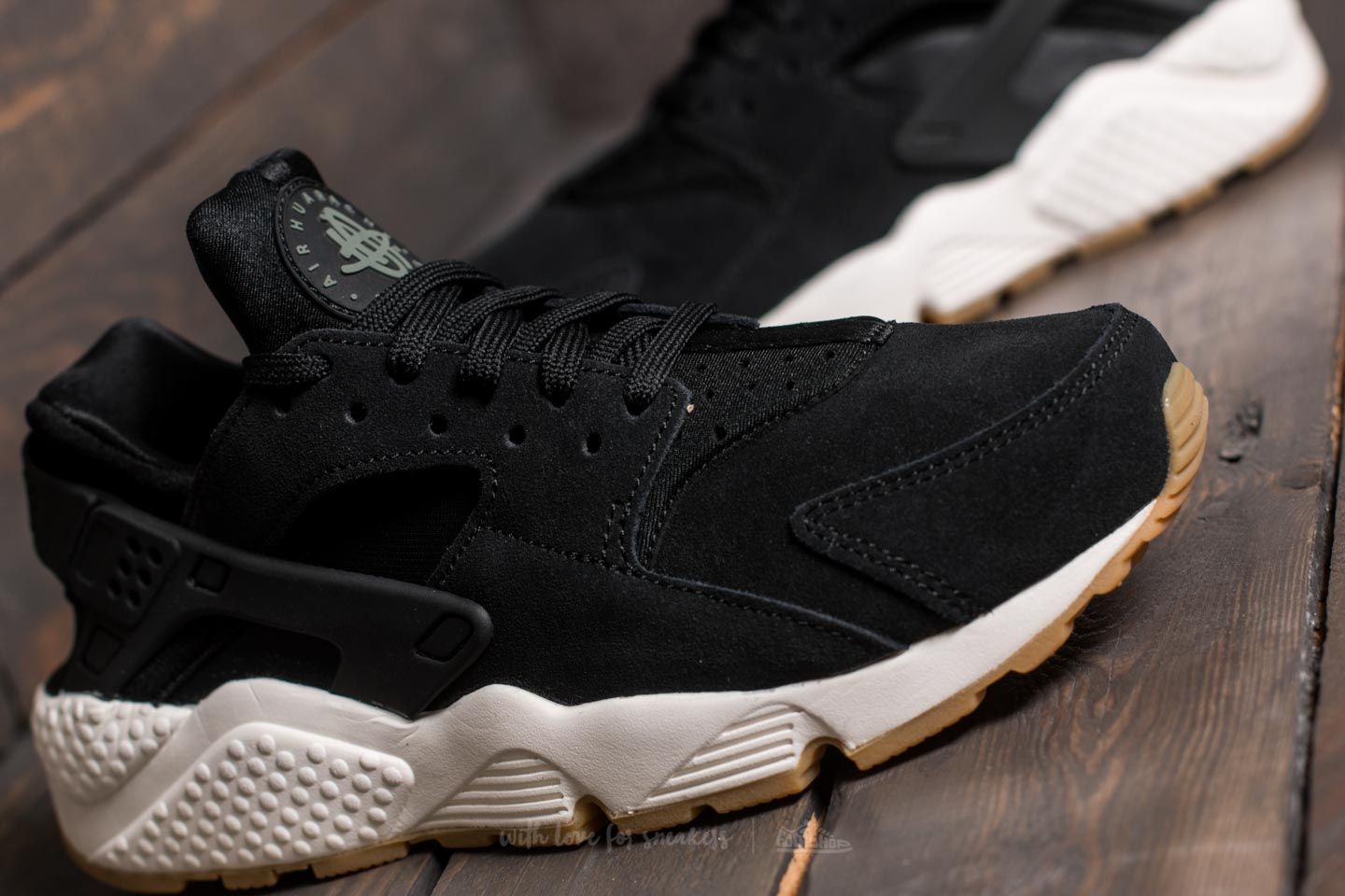 Dámské tenisky a boty Nike Wmns Air Huarache Run SD Black/ Deep Greem-Sail