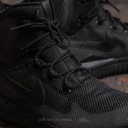 Air wild mid nike store