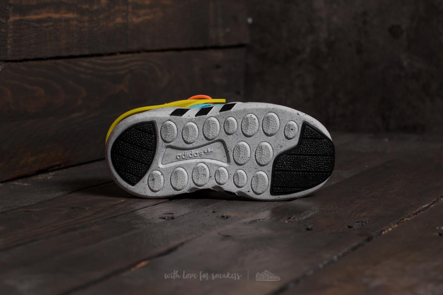Laste tossud ja kingad adidas Equipment Support ADV MR Infant Footwear White/ Core Black/ Footwear White