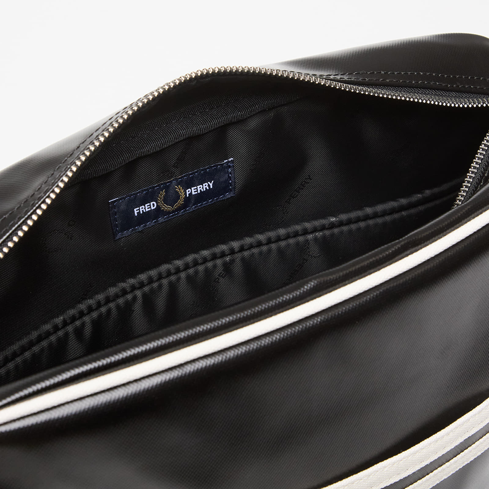 Crossbody bags FRED PERRY Classic Shoulder Bag Black/  Ecru