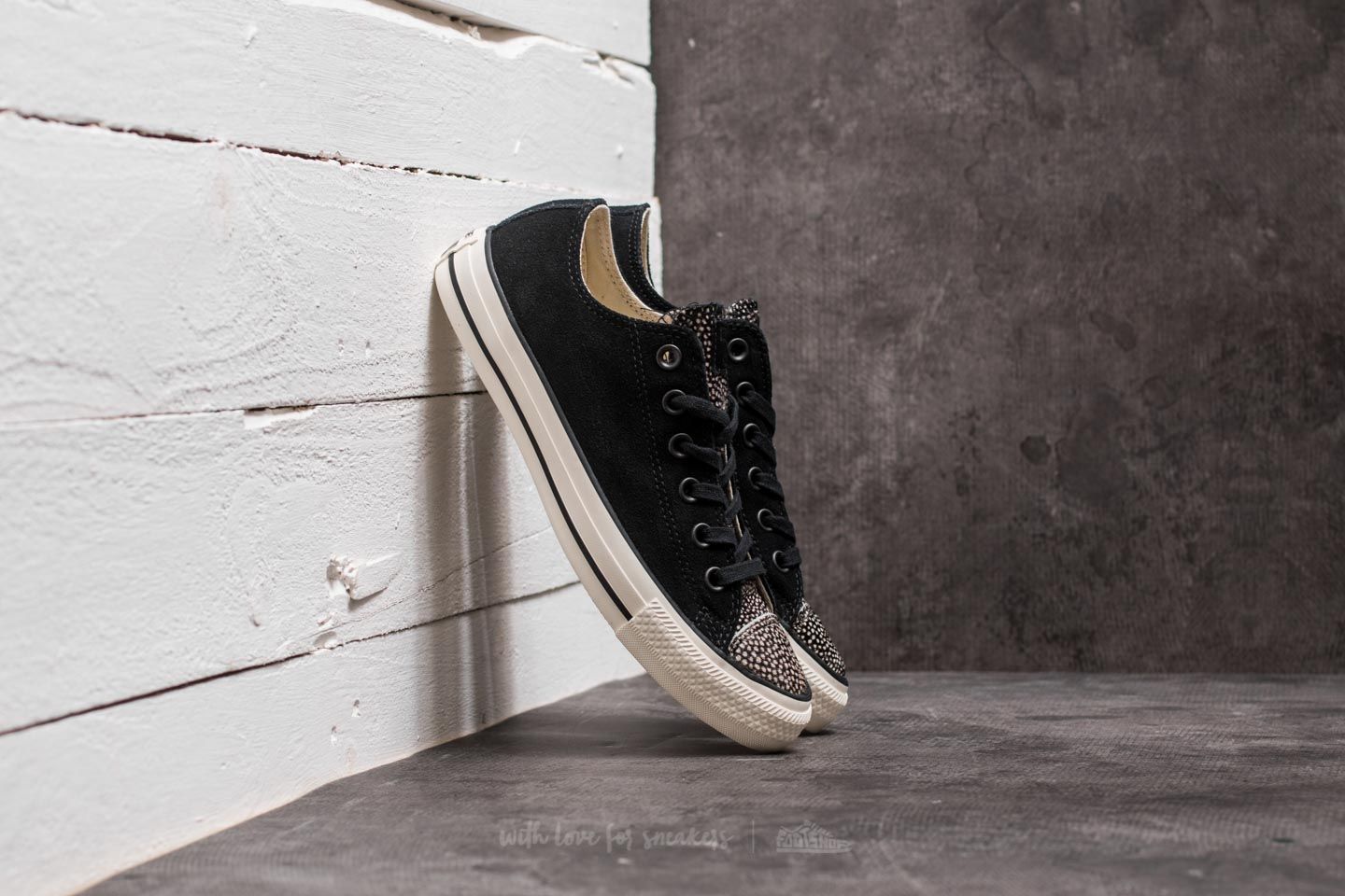 Women s shoes Converse Chuck Taylor All Star OX Black Black