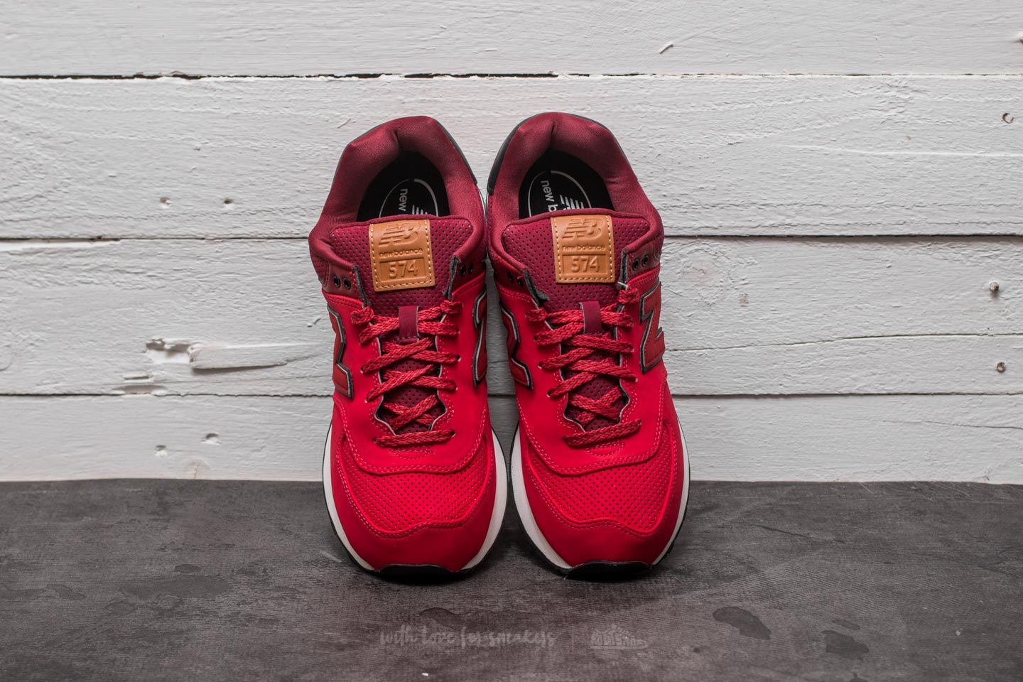 Chaussures et baskets homme New Balance 574 Red Burgundy Footshop