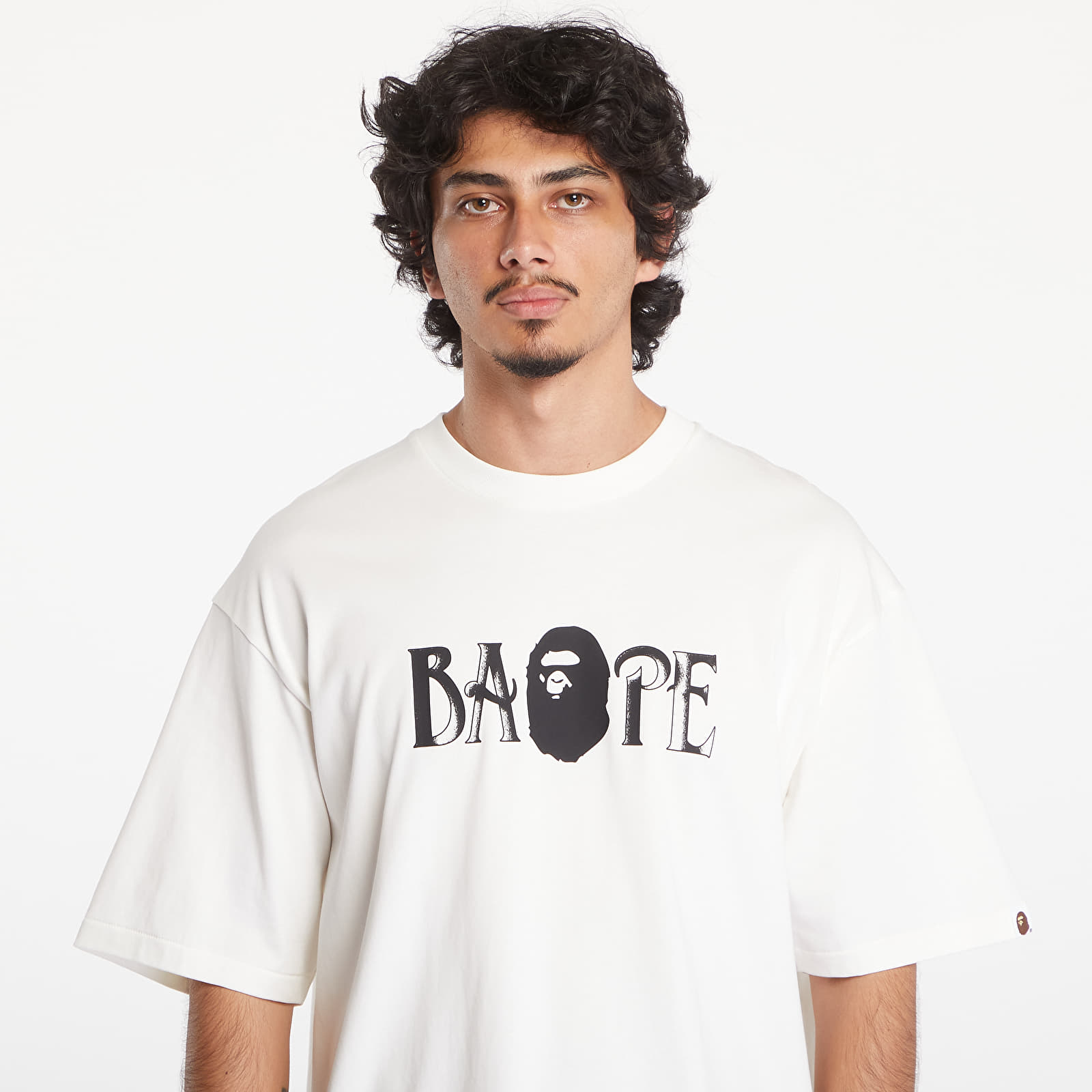 T-paidat A BATHING APE Screen Print Logo Relaxed Fit Short Sleeve Tee Ivory