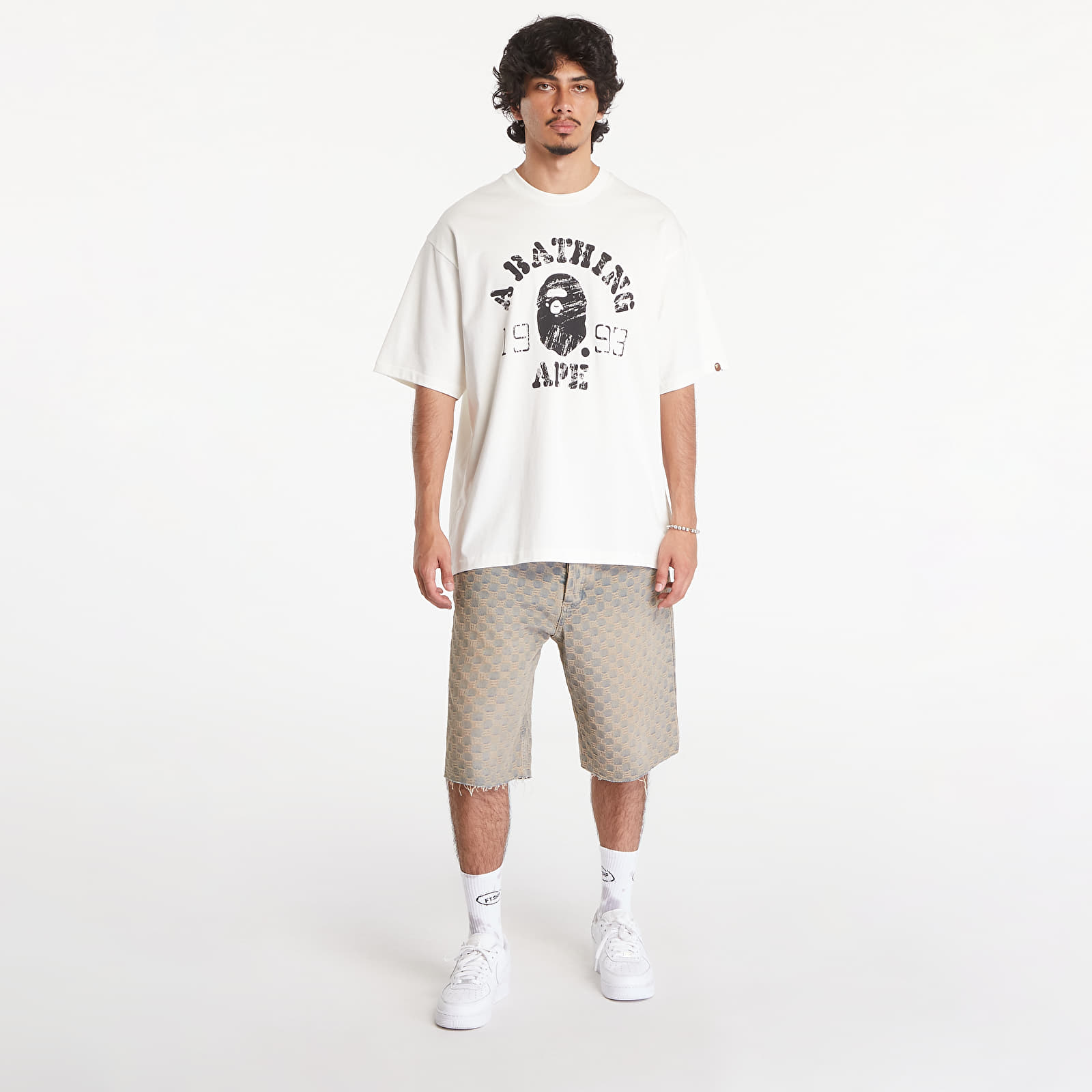 Tričká A BATHING APE Screen Print College Relaxed Fit Short Sleeve Tee Ivory