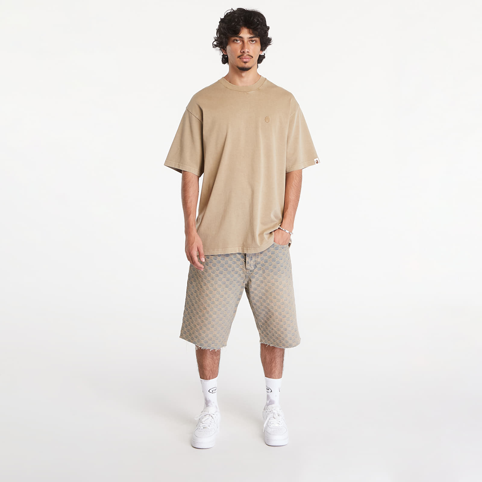T-Shirts A BATHING APE Ape Head One Point Garment Dyed Pocket Relaxed Fit Tee UNISEX Beige
