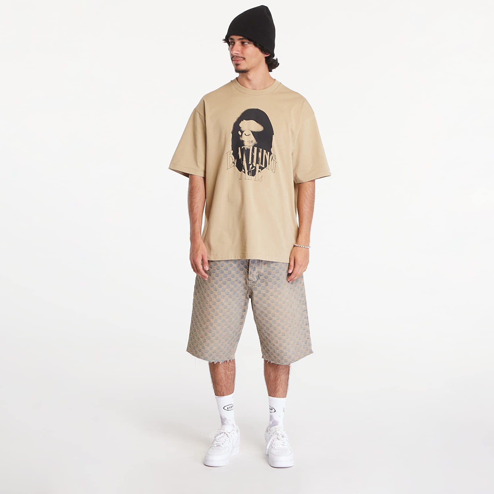 T-paidat A BATHING APE Spray Print Logo Relaxed Fit Short Sleeve Tee Beige
