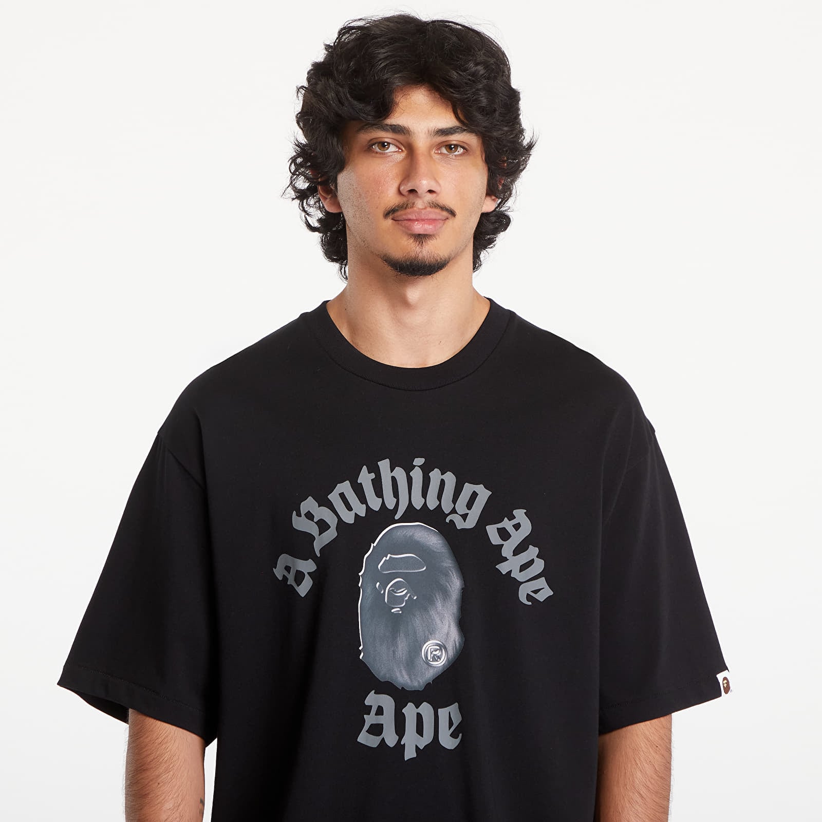 T-shirts A BATHING APE Gothic College Relaxed Fit Short Sleeve Tee