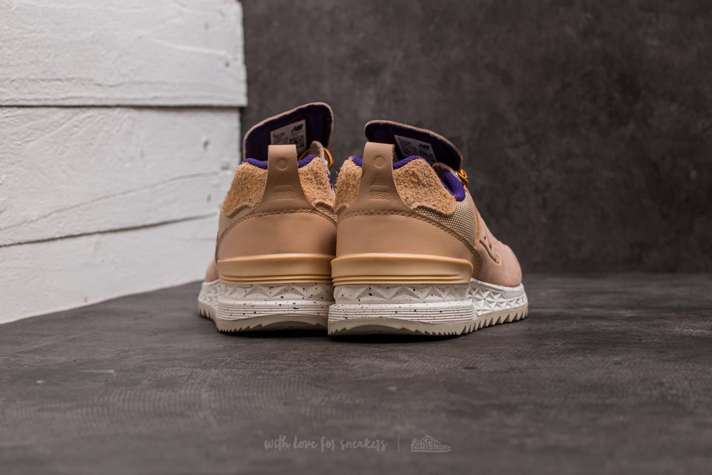 Férfi cipők New Balance Trailbuster Dune/ Black Plum