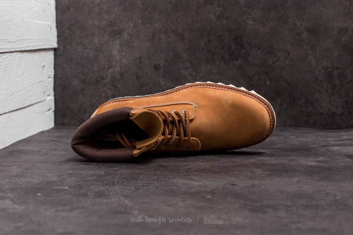 Scarpe uomo Timberland Selbyville 6-Inch Boot Light Brown
