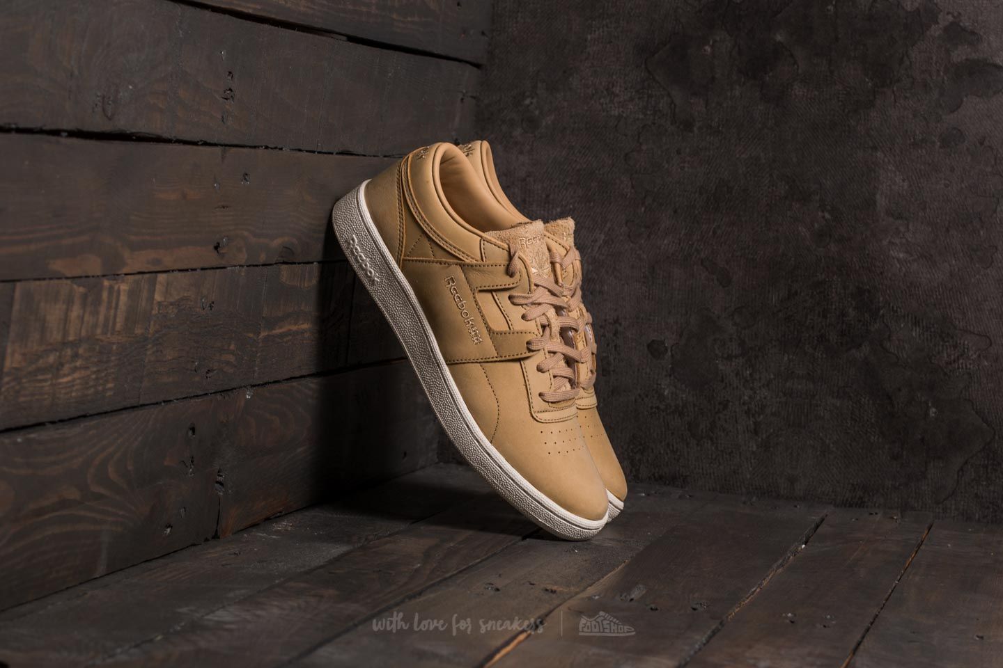Reebok workout beige on sale