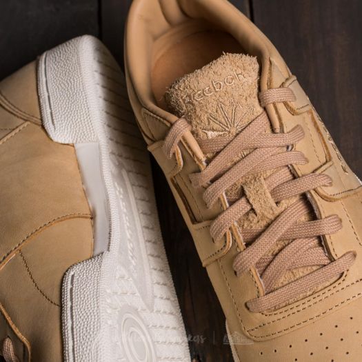 Reebok workout hombre beige deals