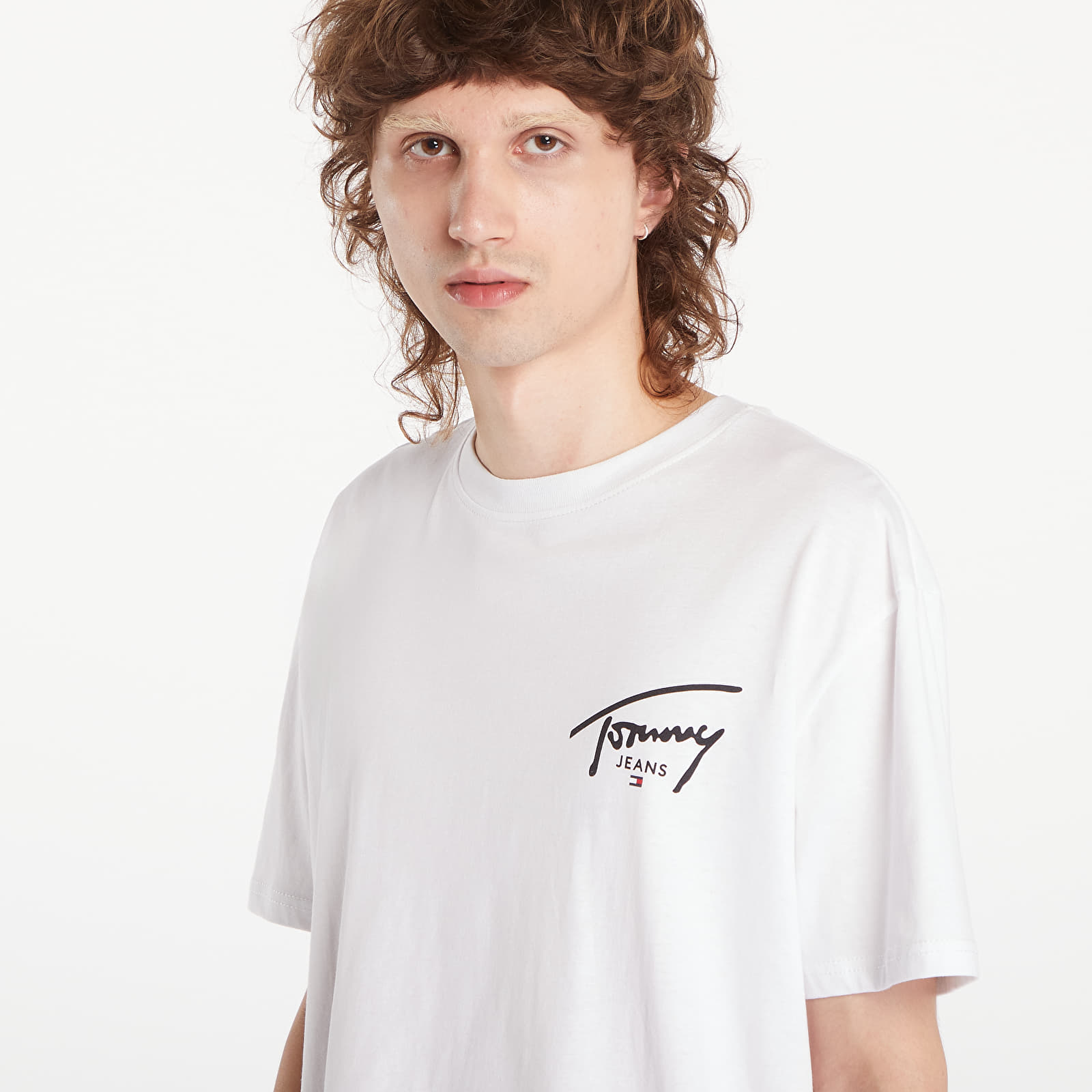 T-shirts Tommy Jeans Regular Signature Print Tee White