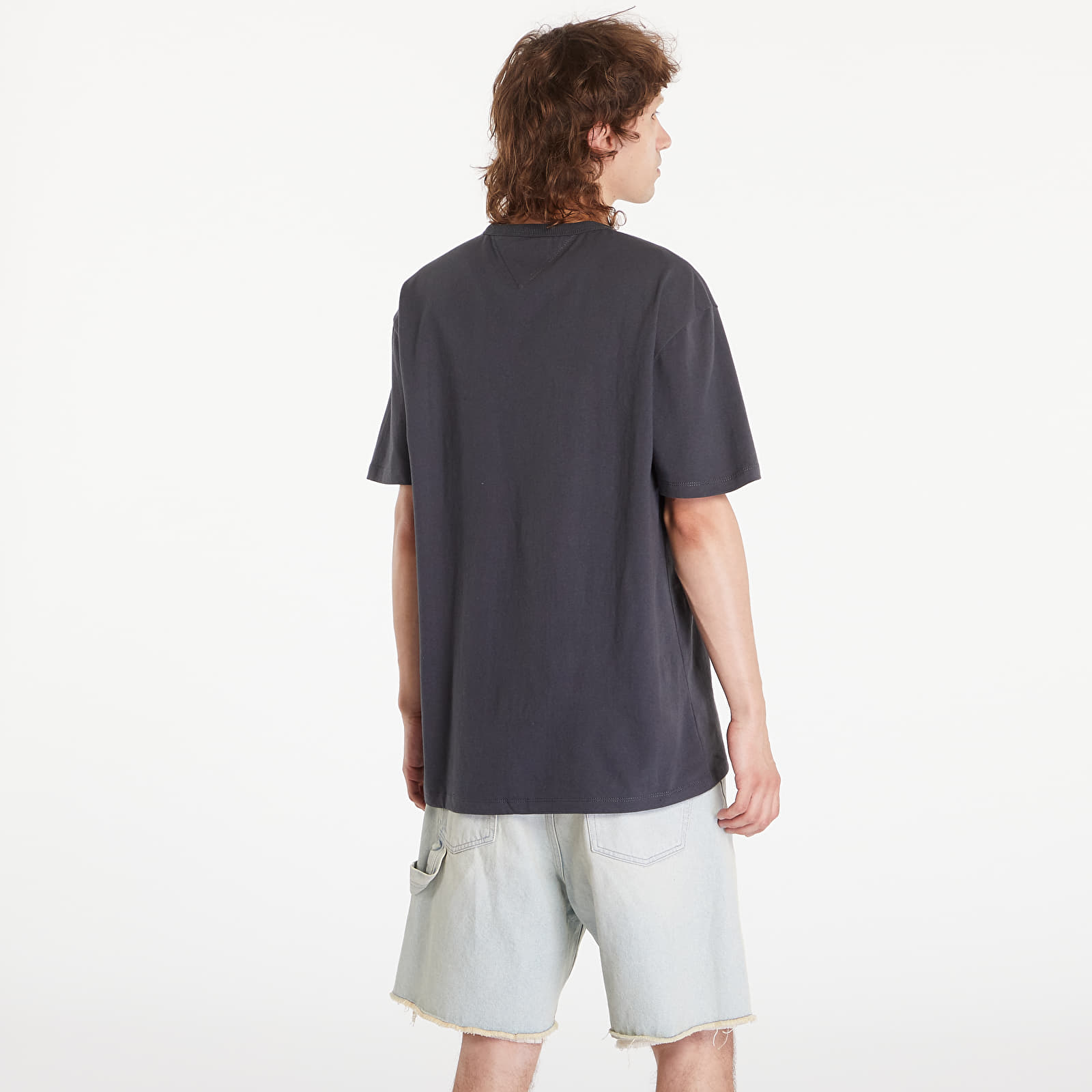 T-shirts Tommy Jeans Regular Badge Tee New Charcoal