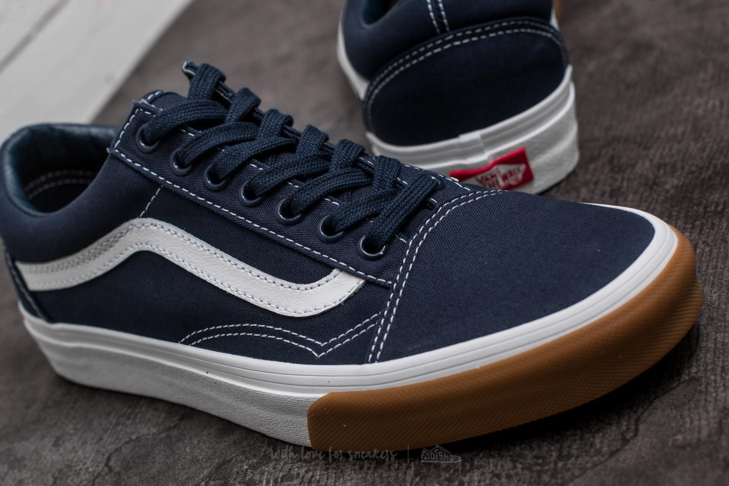 Vans old skool gum bumper dress blue hot sale