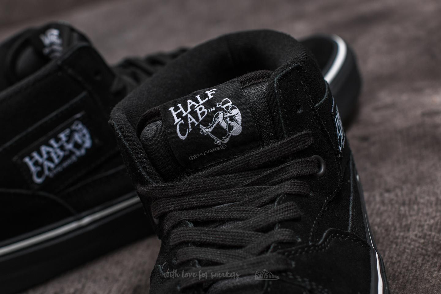 Herenschoenen Vans Half Cab (Suede) Black/ White/ Black