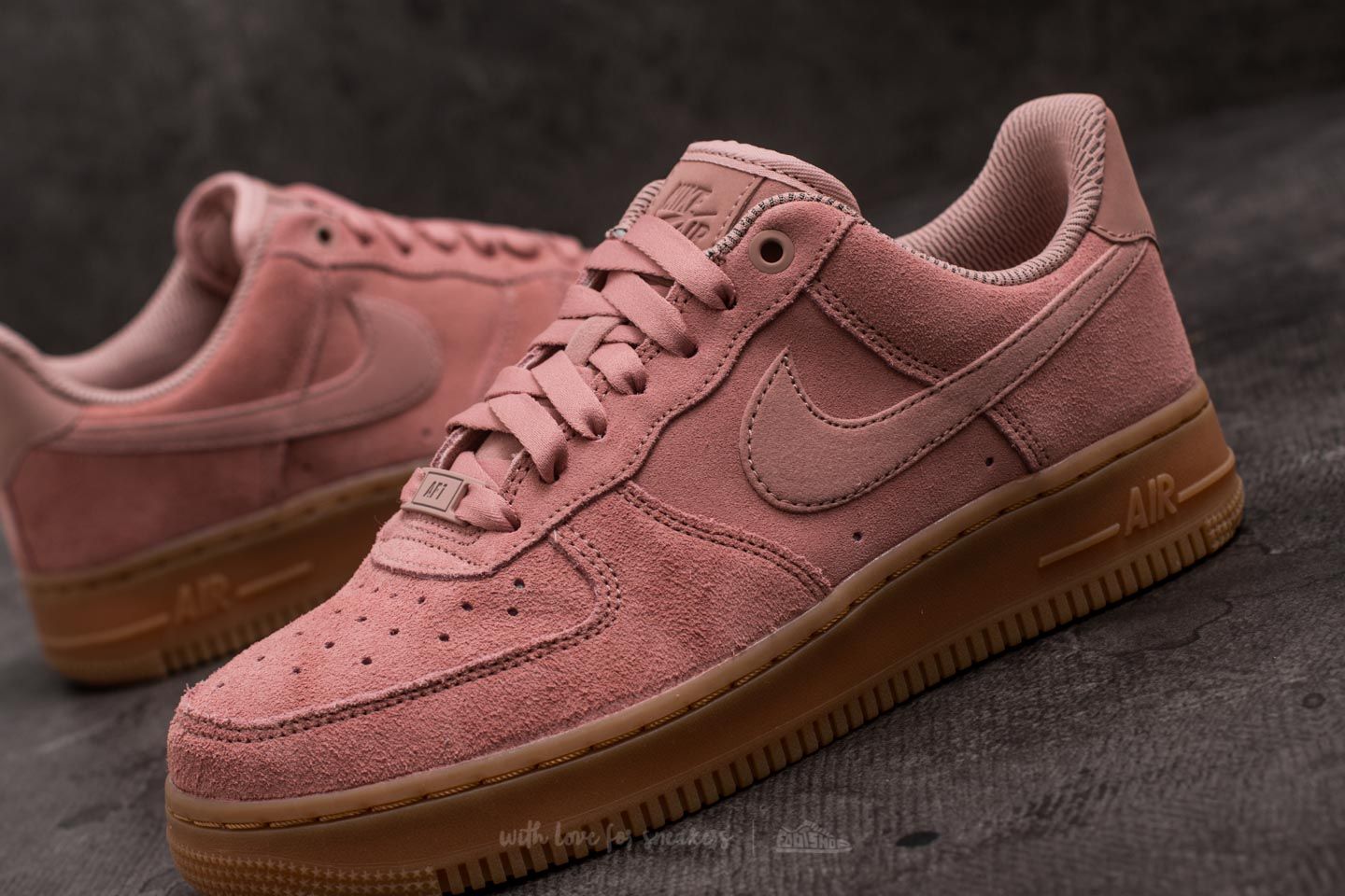 Air force 1 low particle pink gum top