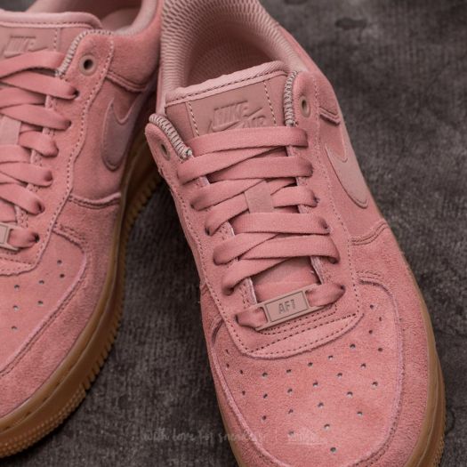 Nike air force 1 pink suede clearance gum sole
