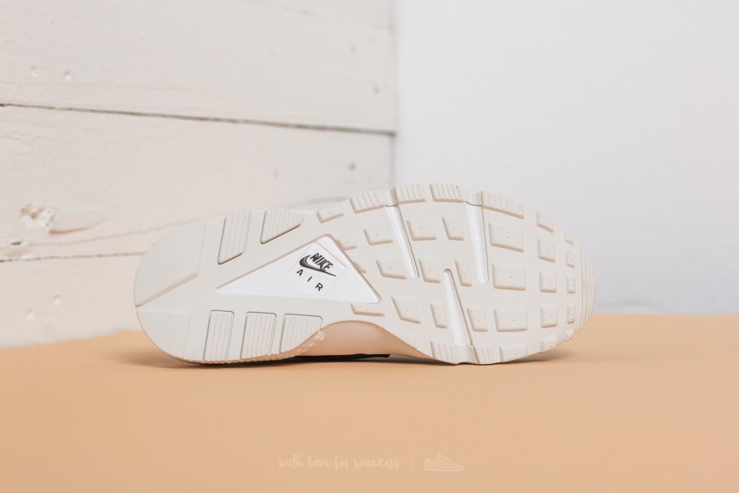 Moteriška avalynė Nike Wmns Air Huarache Run Premium TXT Mahogany/ Metallic Mahogany
