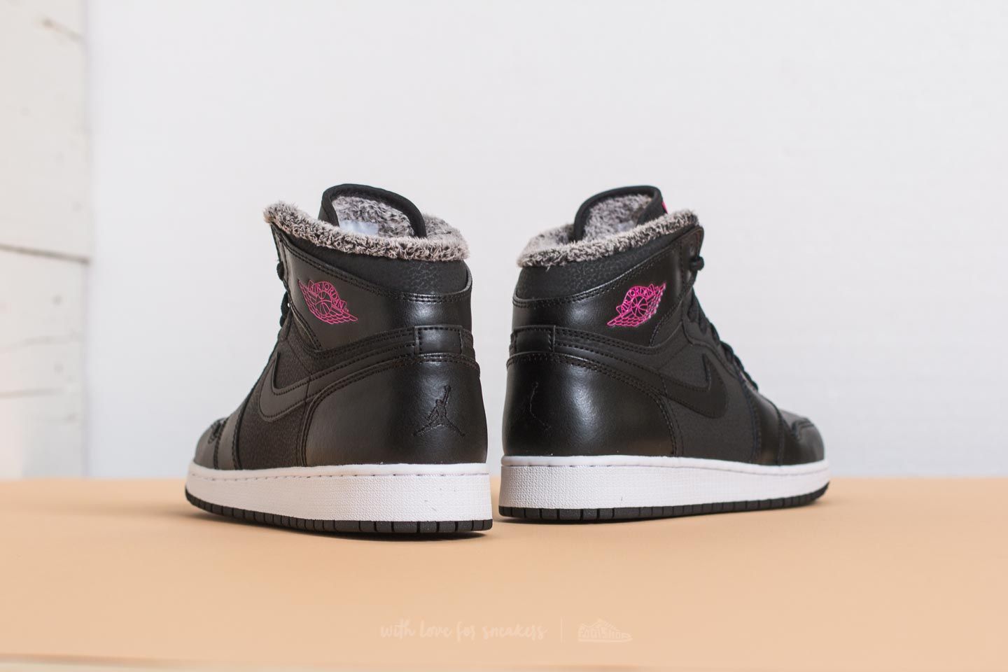 Air jordan 1 retro high gg pink sales