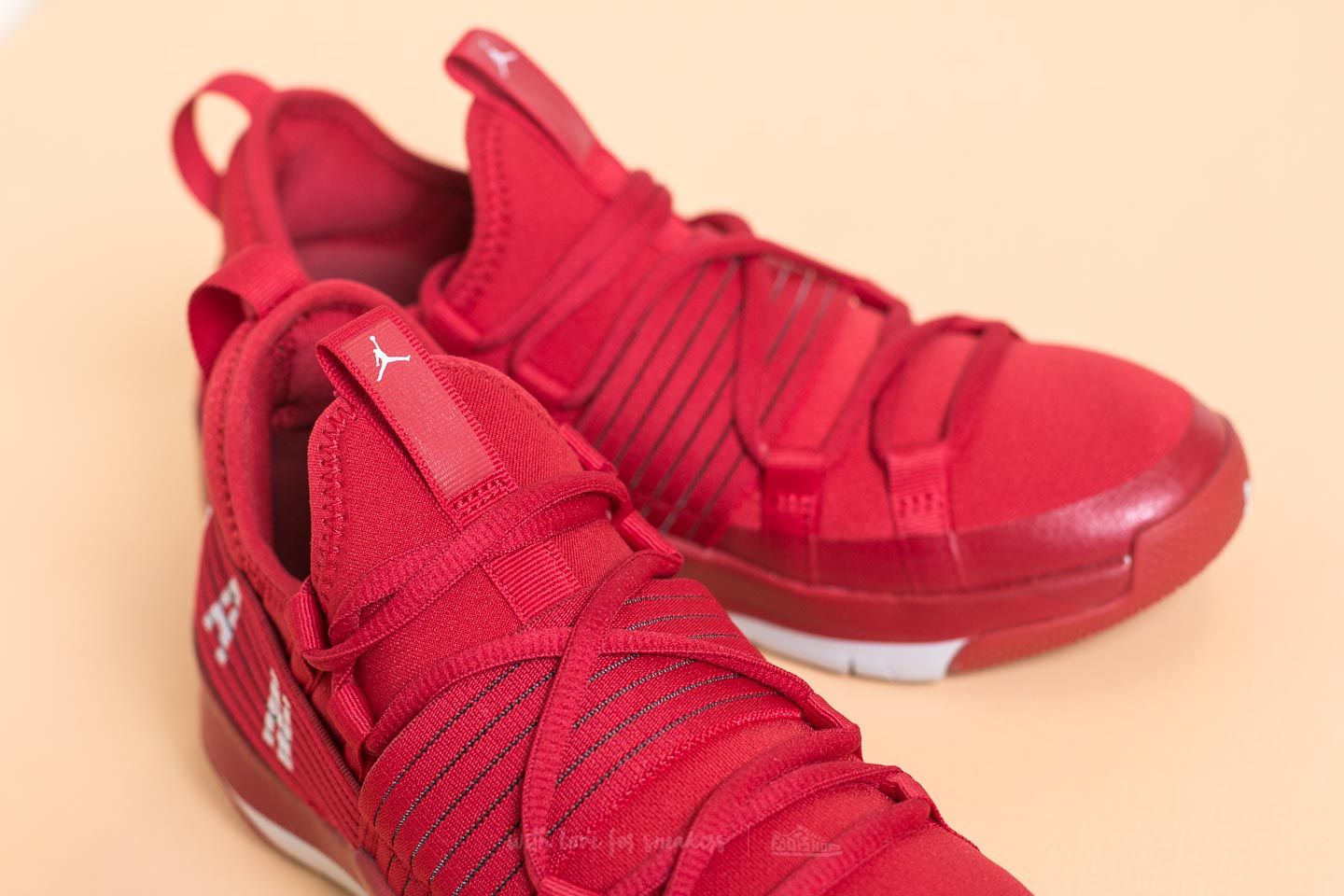 Jordan trainer pro red on sale