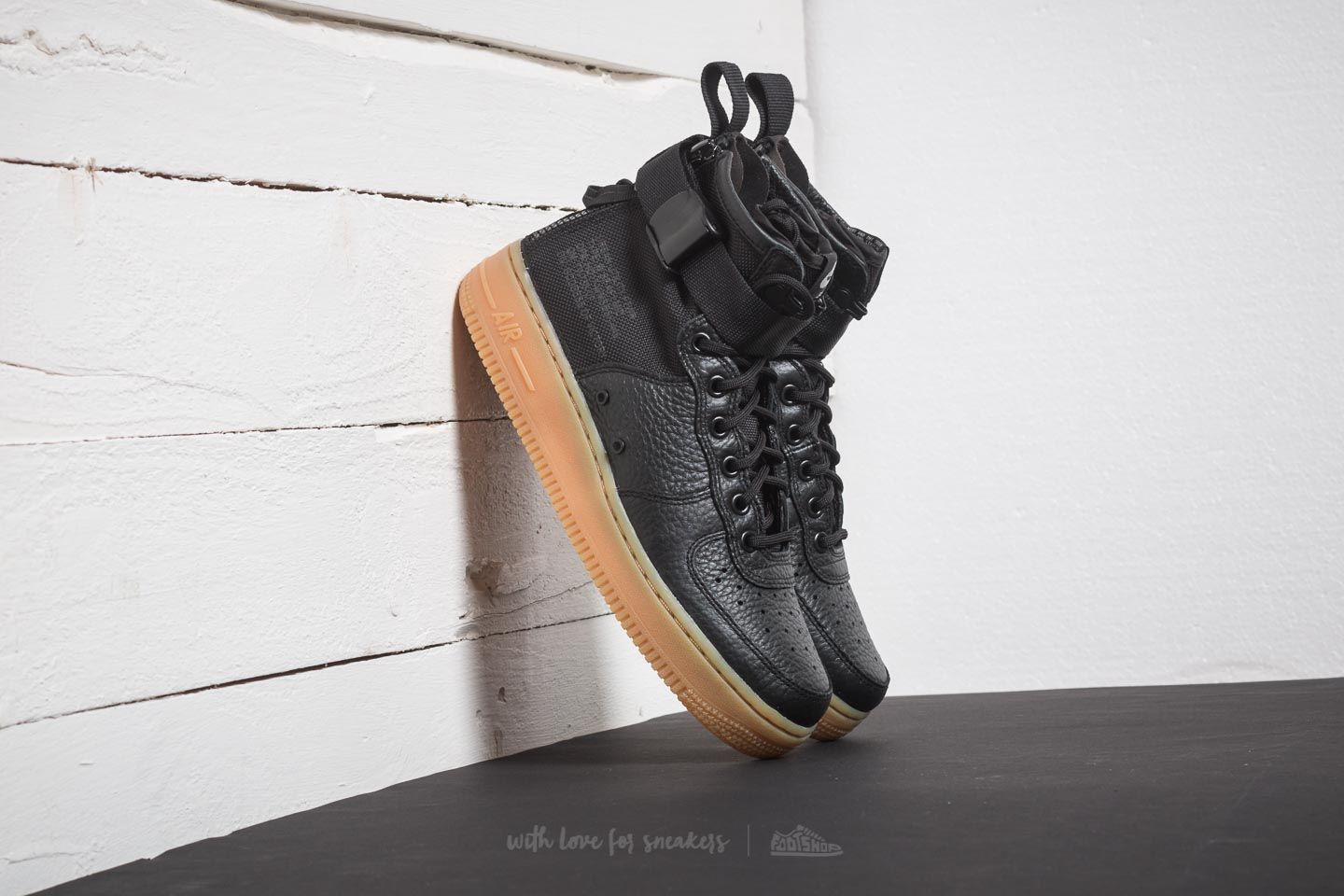 Sf air force 1 mid black gum on sale