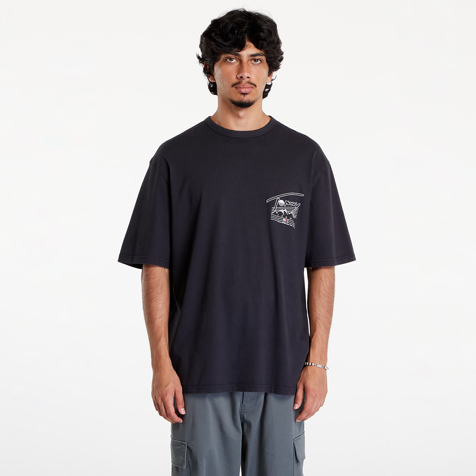 Tricouri bărbați Tommy Jeans Oversized Vintage Explorer Logo Tee Black