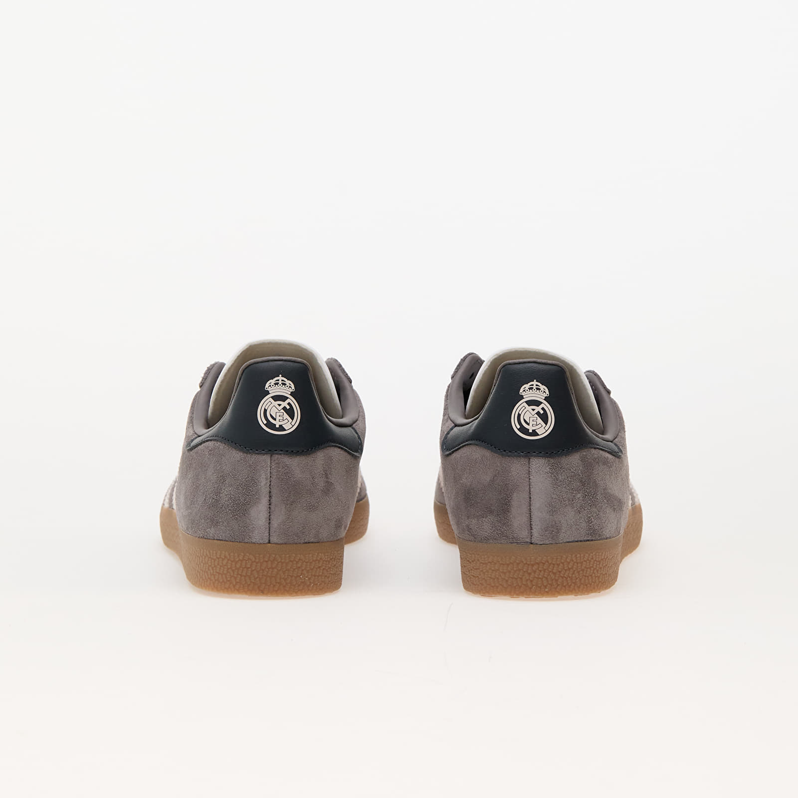 Herresko adidas Gazelle Rekive "Real Madrid" Charcoal/ Putmau/ Gum4