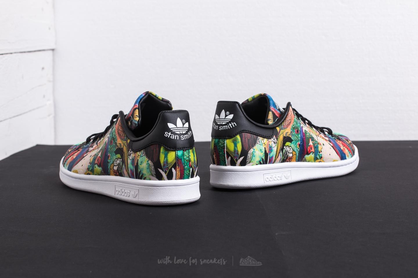 Încălțăminte și sneakerși pentru femei adidas Stan Smith W Core Black/ Core Black/ Footwear White