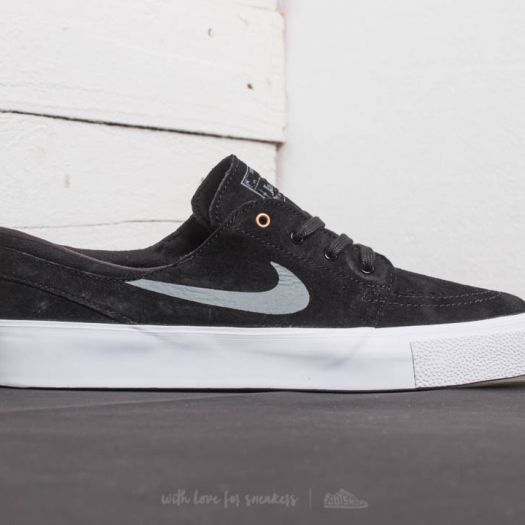 Men s shoes Nike SB Zoom Janoski HT Black Dark Grey Metallic Gold Footshop