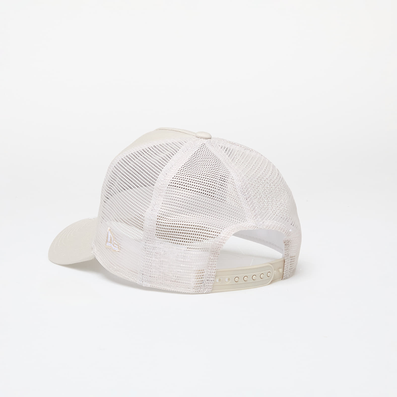 Шапки New Era Womens 9FORTY E-Frame Adjustable Trucker Cap Light Beige