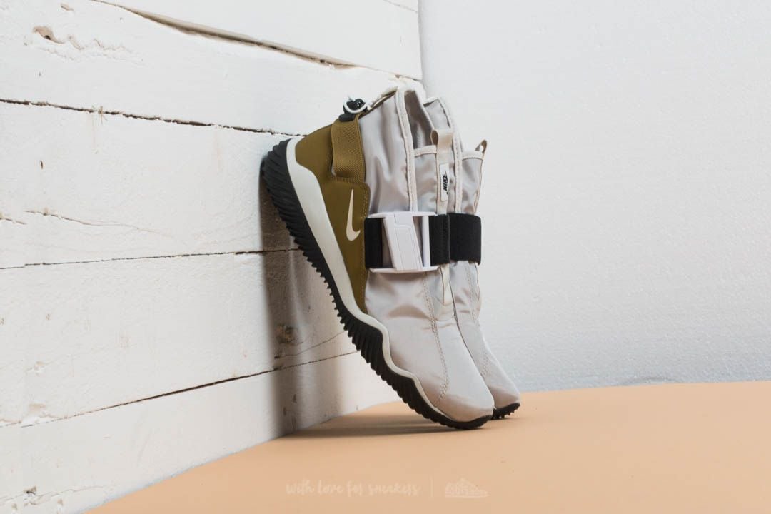 Men s shoes Nike Komyuter SE Light Bone Summit White Black Footshop
