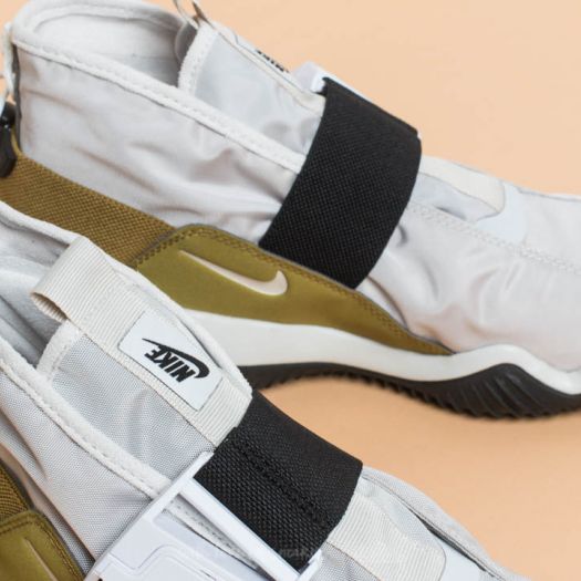 Men s shoes Nike Komyuter SE Light Bone Summit White Black Footshop