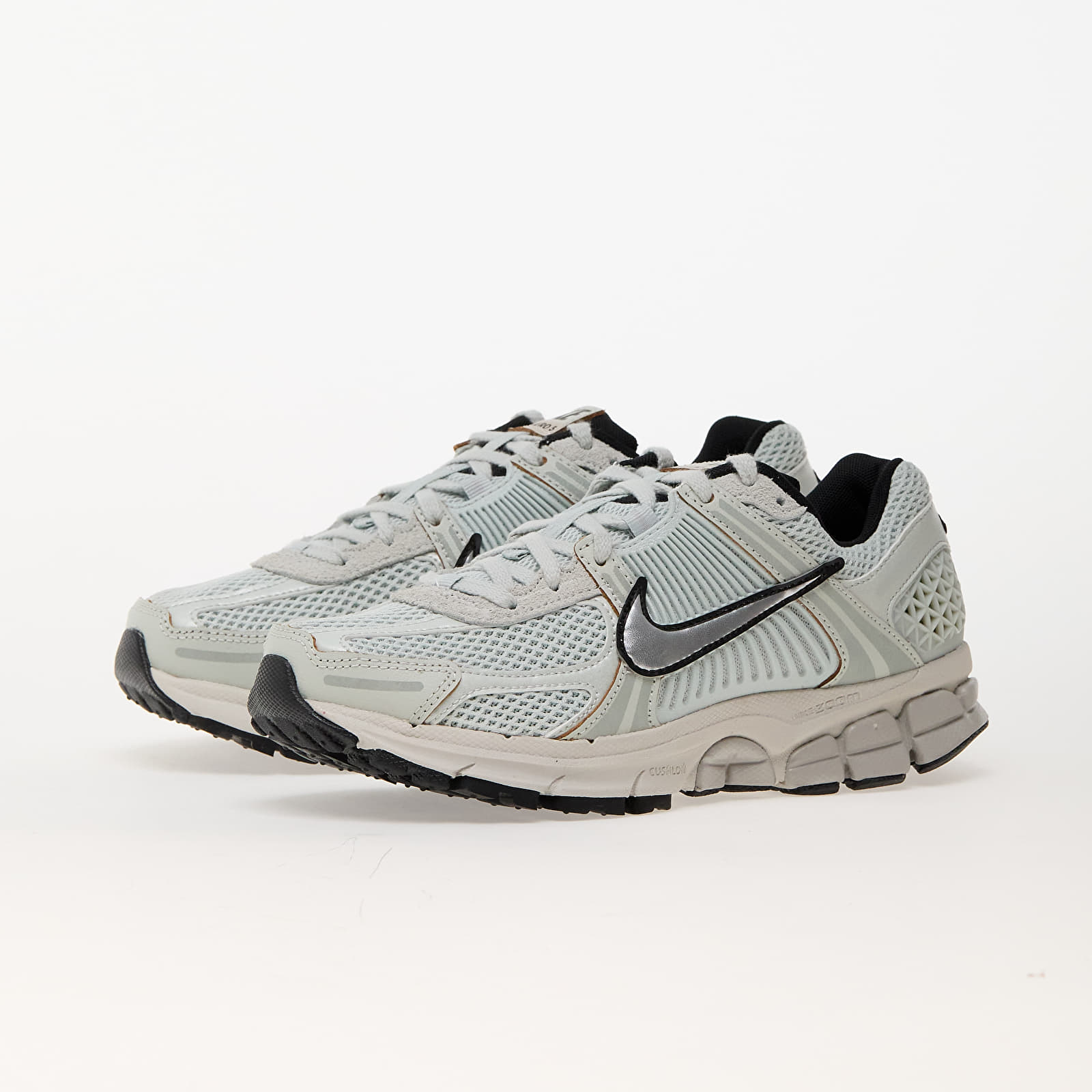Women's shoes Nike W Zoom Vomero 5 Light Silver/ Chrome-Light Bone-Black