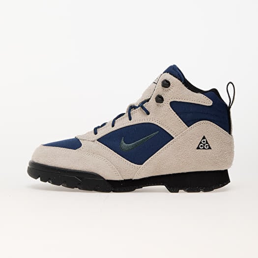 Nike waterproof boot hotsell