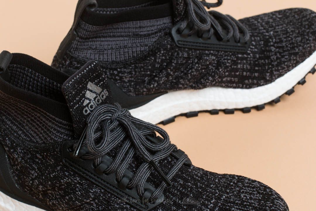 All 2025 black ultraboost