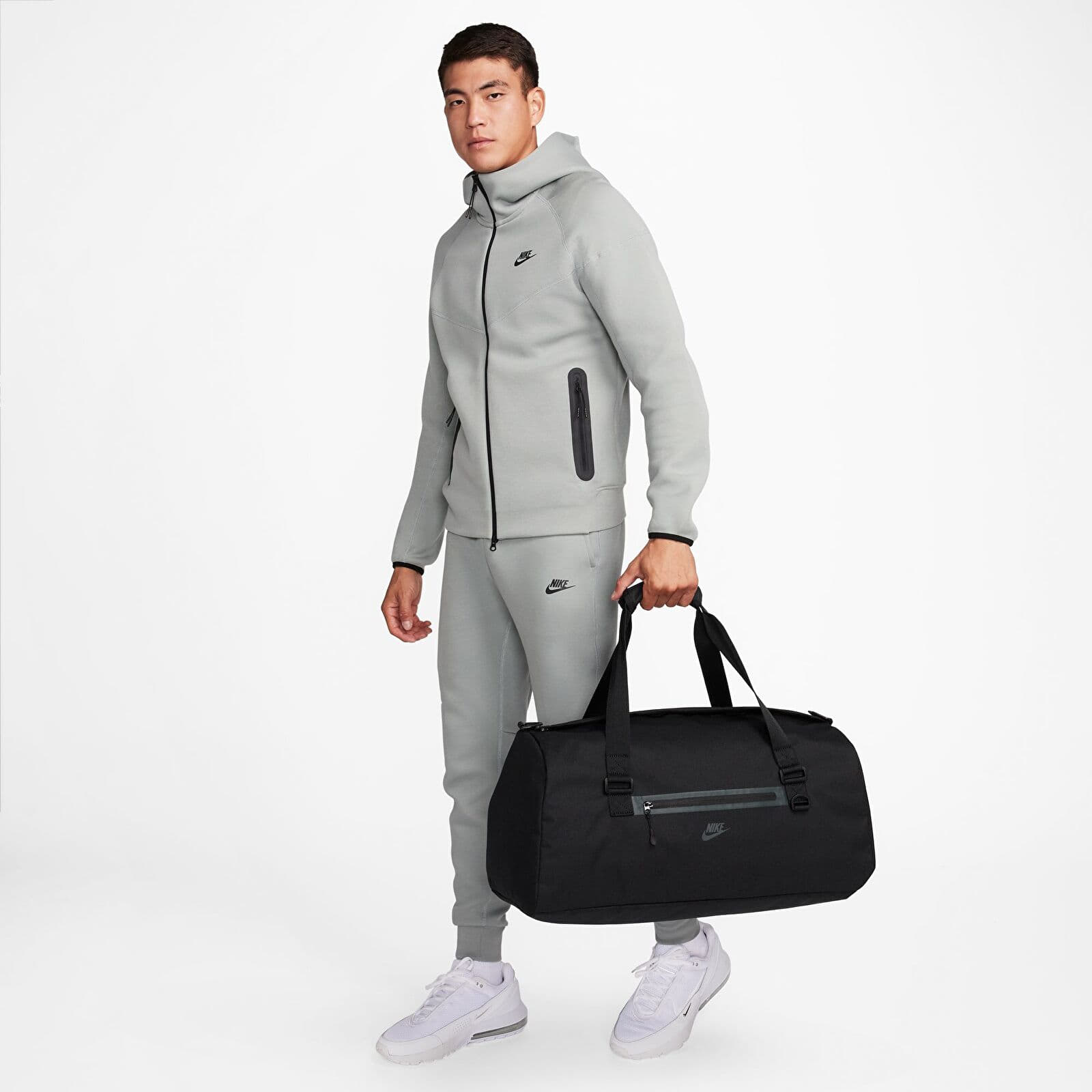 Tašky přes rameno Nike Elemental Premium Duffel Bag Black/ Black/ Anthracite