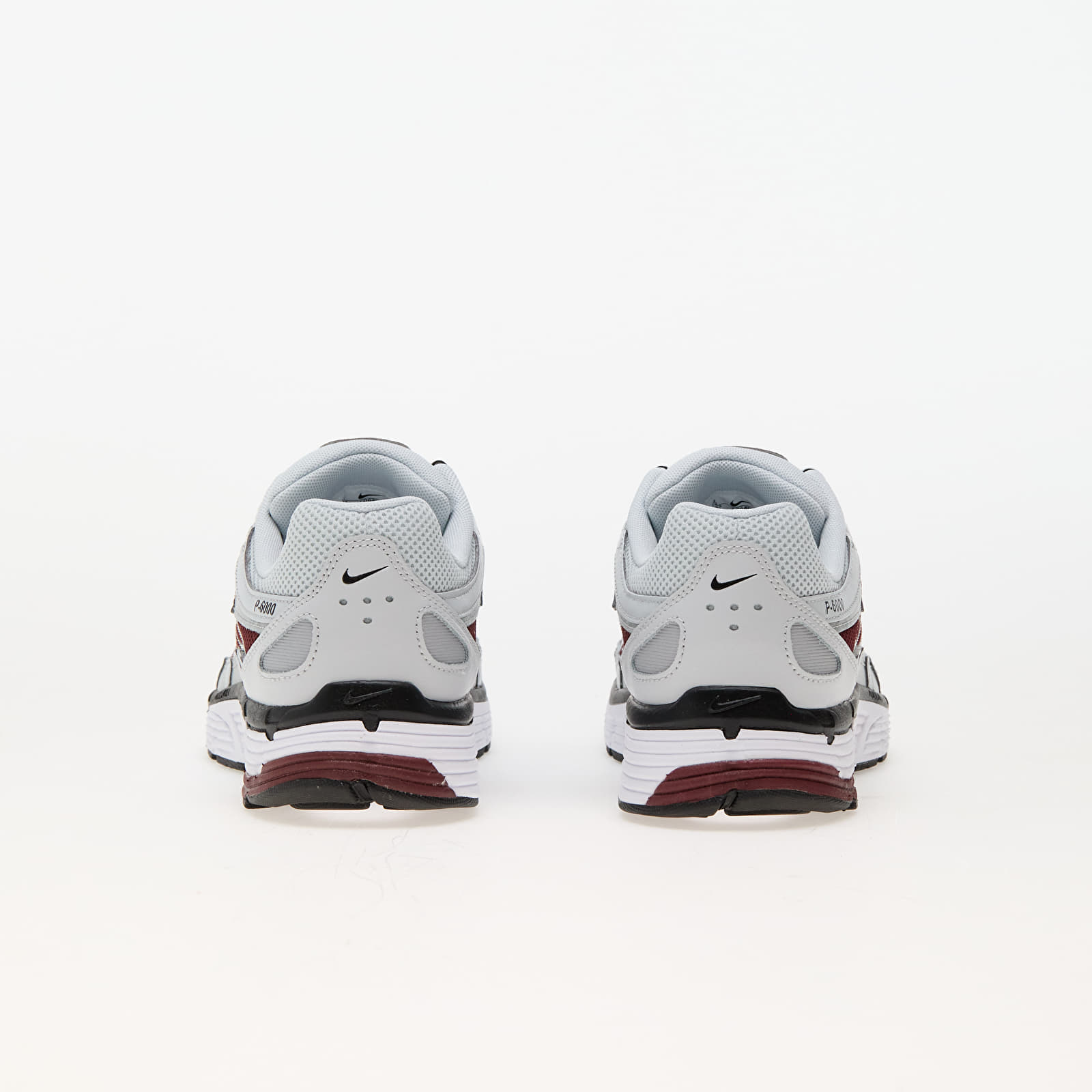 Încălțăminte și sneakerși pentru bărbați Nike P-6000 Pure Platinum/ Dark Team Red