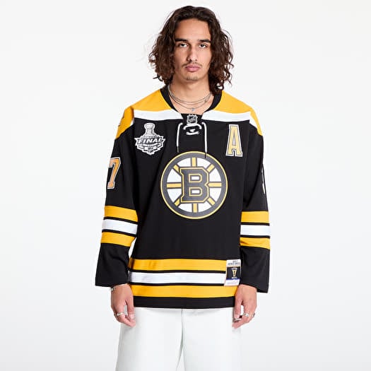 Jerseys Mitchell Ness Boston Bruins 37 Patrice Bergeron NHL Stanley Cup Jersey Black Yellow Black Yellow Footshop