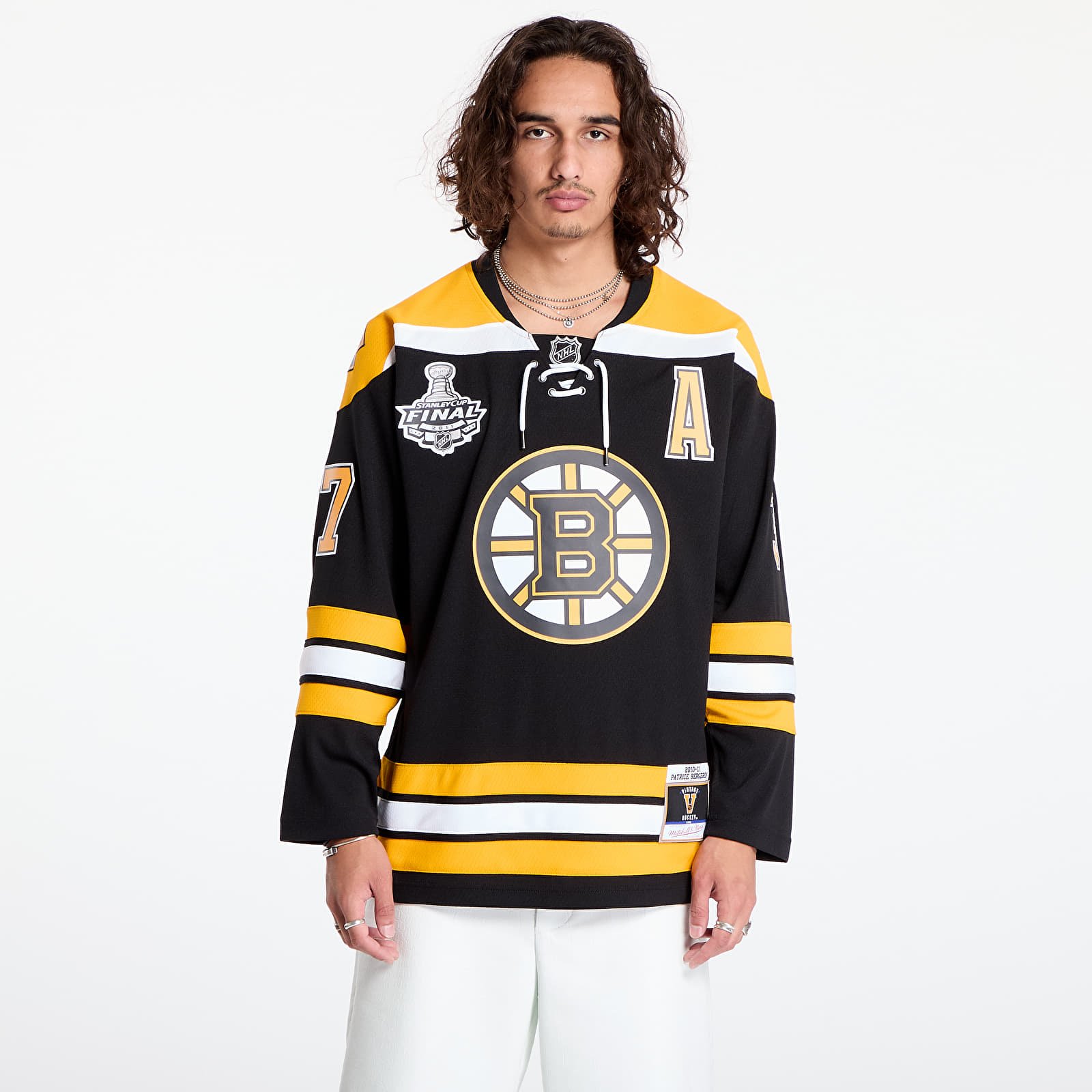 Dresy Mitchell & Ness Boston Bruins 37 Patrice Bergeron NHL Stanley Cup Jersey Black/ Yellow Black/ Yellow