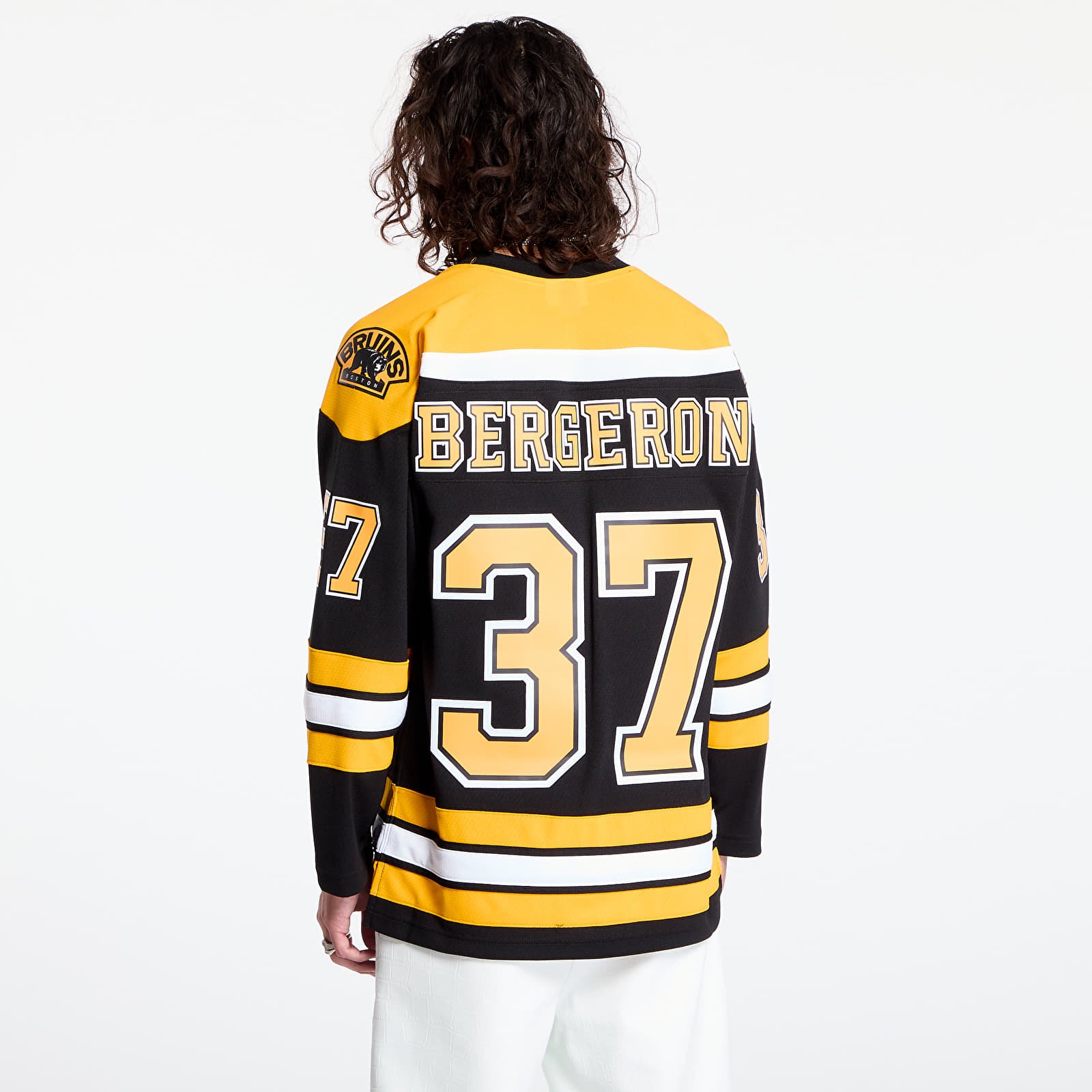 Dresy Mitchell & Ness Boston Bruins 37 Patrice Bergeron NHL Stanley Cup Jersey Black/ Yellow Black/ Yellow