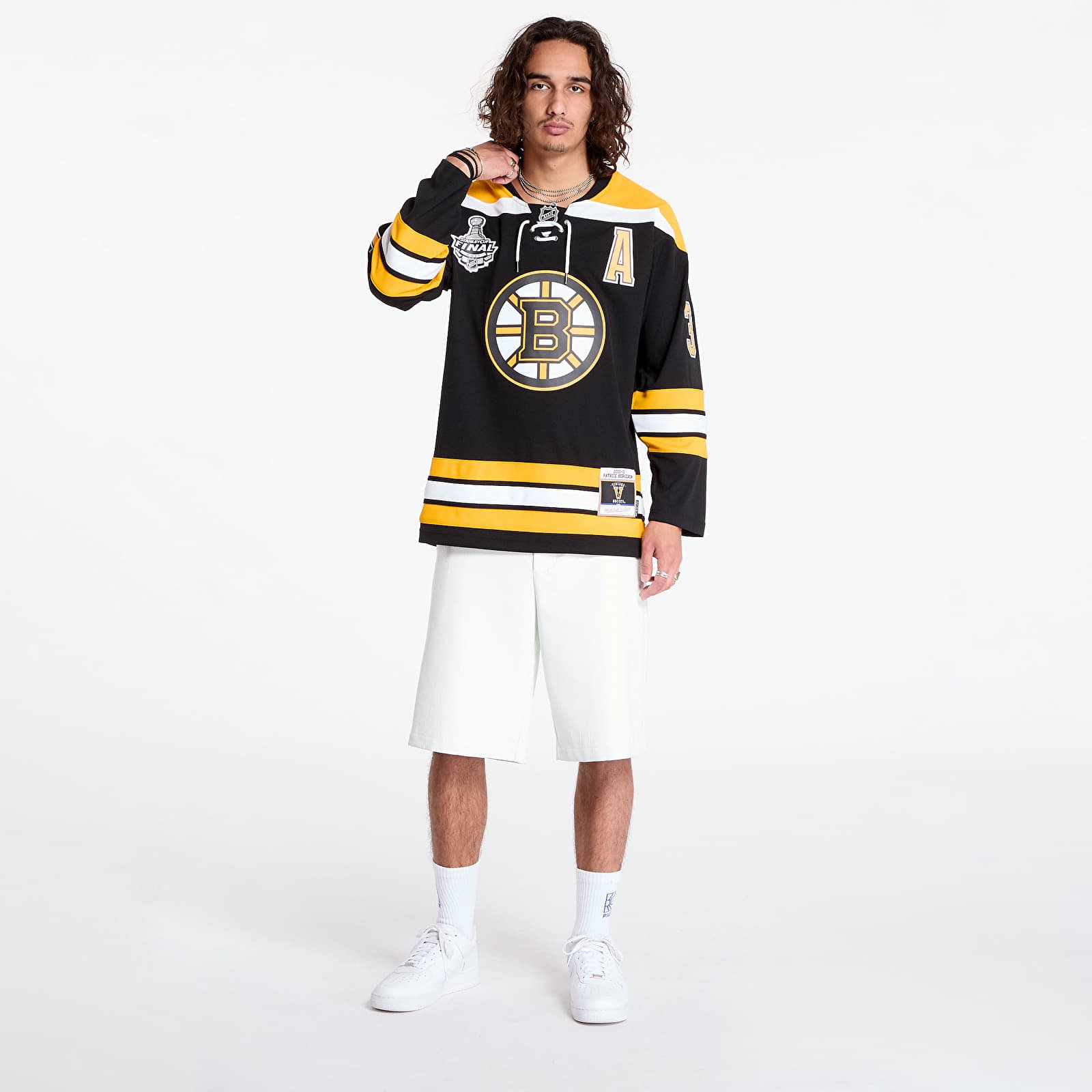 Dresy Mitchell & Ness Boston Bruins 37 Patrice Bergeron NHL Stanley Cup Jersey Black/ Yellow Black/ Yellow