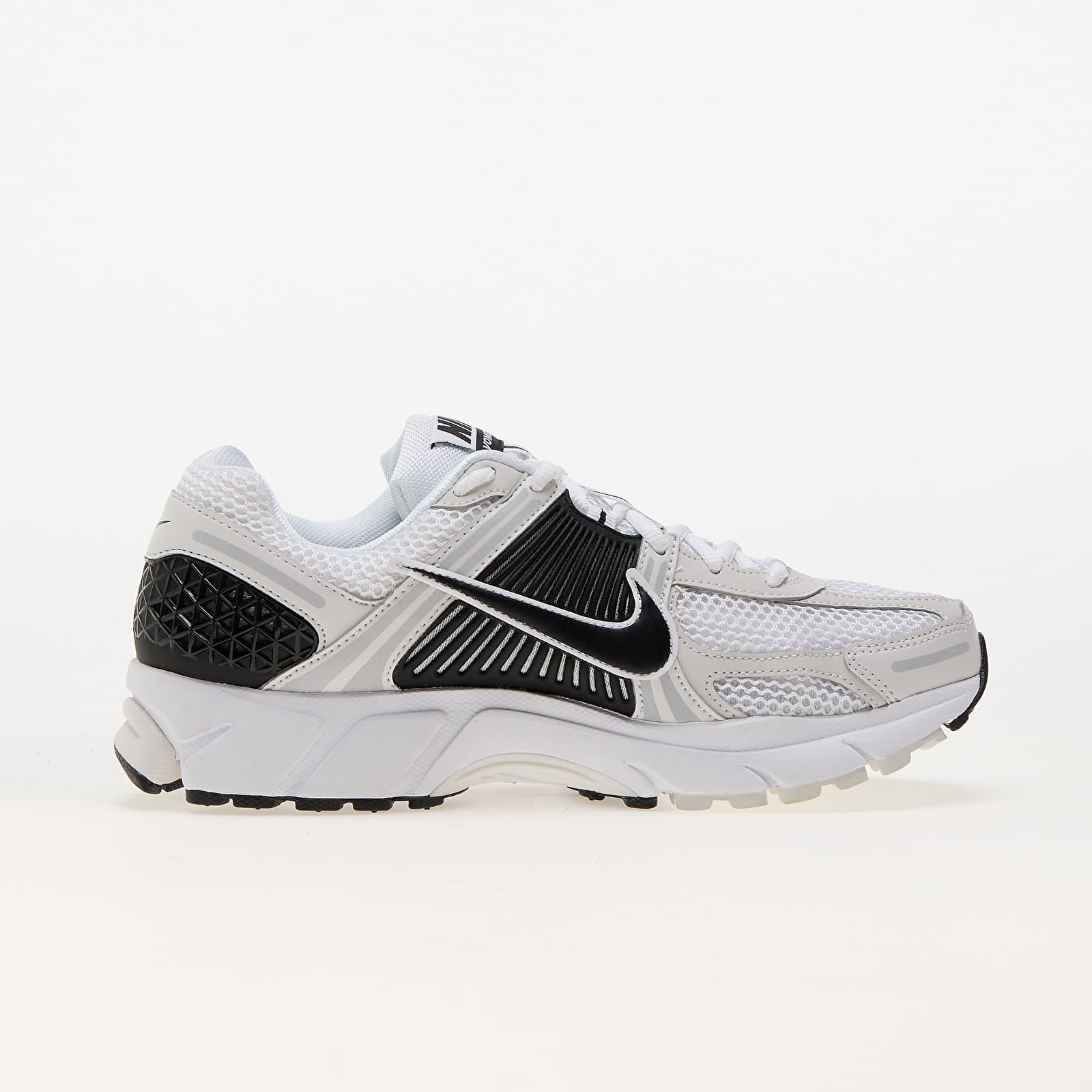 Férfi cipők Nike Zoom Vomero 5 White/ Black-Platinum Tint-Mtlc Platinum