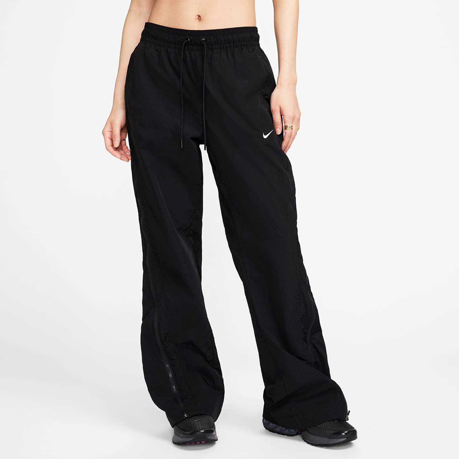 Džíny a kalhoty Nike Sportswear Collection Women's Mid-Rise Repel Zip Pants Black/ White