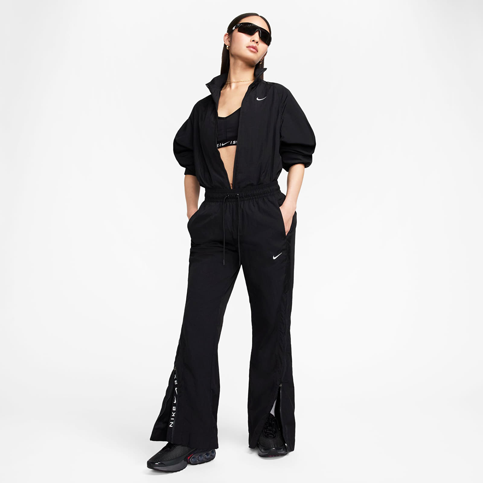 Džíny a kalhoty Nike Sportswear Collection Women's Mid-Rise Repel Zip Pants Black/ White