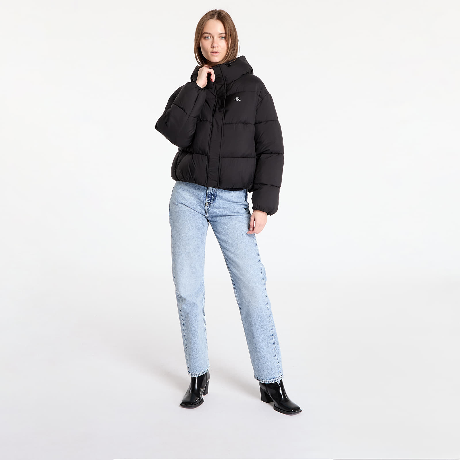Kabátok Calvin Klein Jeans Logo Short Hooded Puffer Jacket Black
